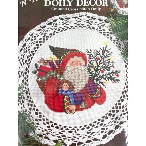 Christmas Cross Stitch Santa Vintage 1997 Needles N Hoops Doily Decor Bucilla - Picture 1 of 4